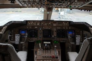 超写实波音 747 驾驶舱
